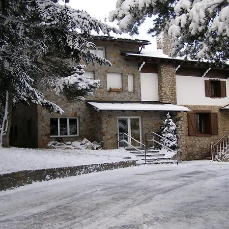 Hostel Residencia Esportiva Els Isards La Molina (Girona)