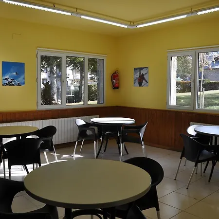 Residencia Esportiva Els Isards Hostel