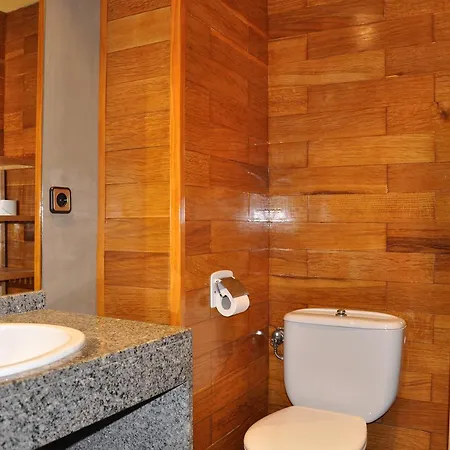Hostel Residencia Esportiva Els Isards *
